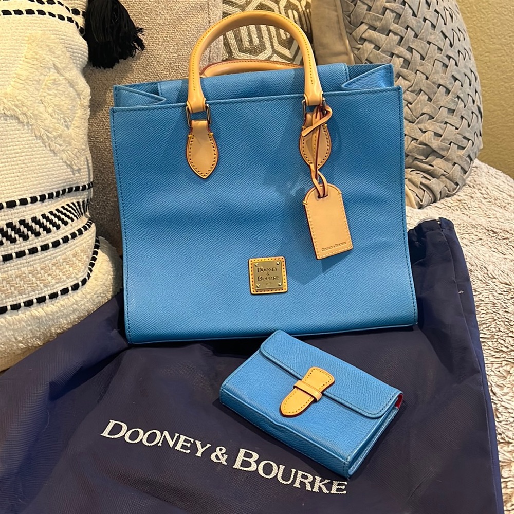 Dooney & Burke NWOT pebble leather purse + matching wallet